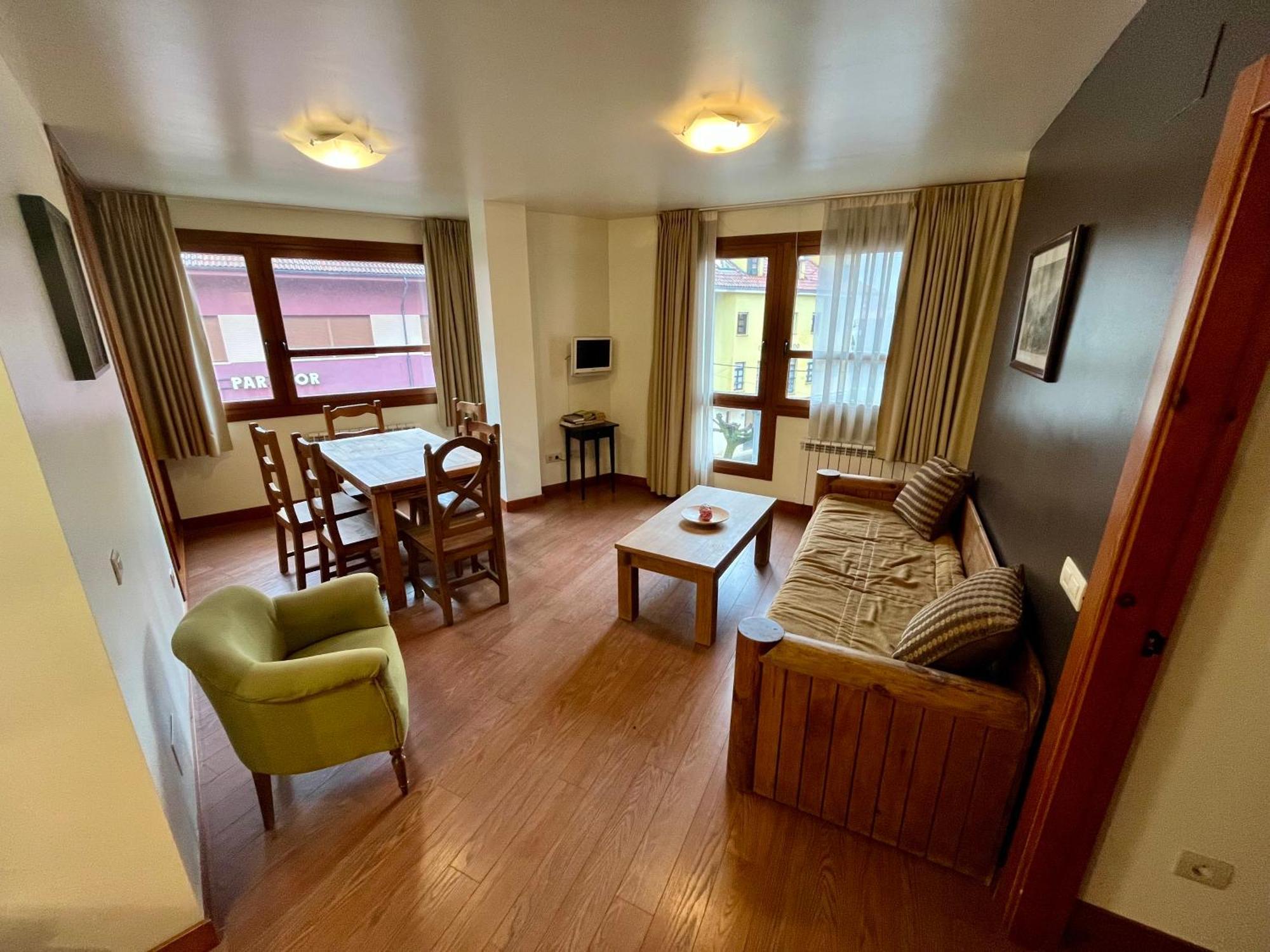 Lotila Flats Cuirgu Aparthotel Felechosa Exterior foto