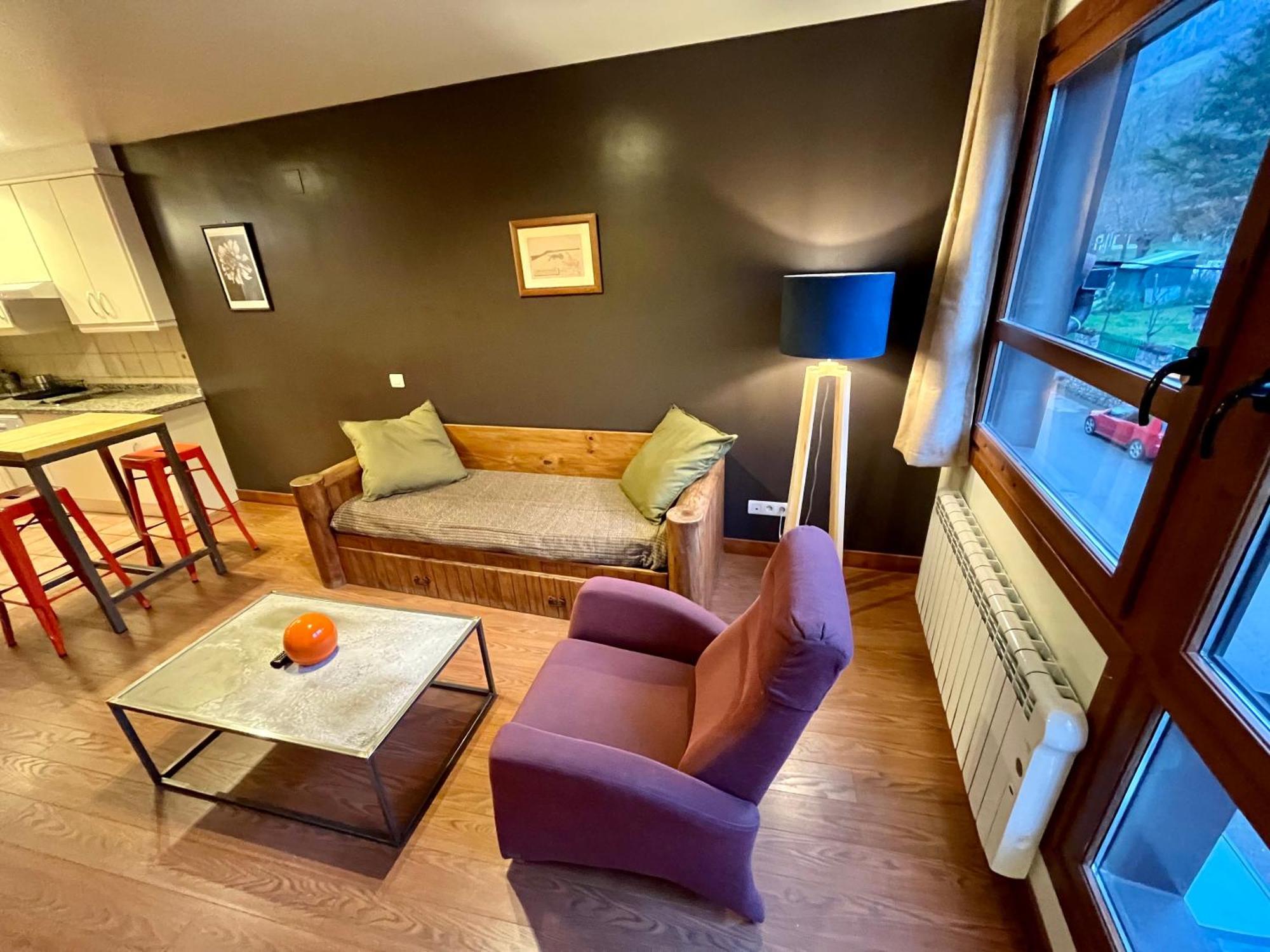 Lotila Flats Cuirgu Aparthotel Felechosa Exterior foto